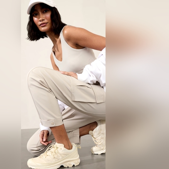 NWT Athleta Endless High Rise Cargo Pant Size 6 in Abalone - Picture 4 of 8